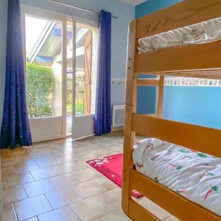 Le Balcon Bleu De *