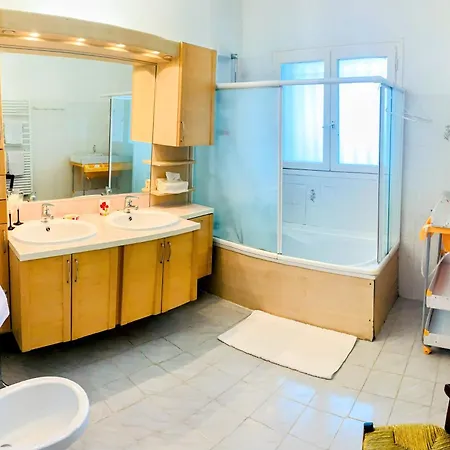 Le Balcon Bleu De 비스카로세